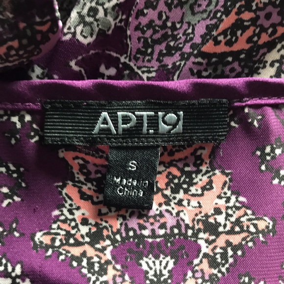 APT. 9 small plum combo shirt with elastic stretch band on bottom and sleeves. - Picture 3 of 10